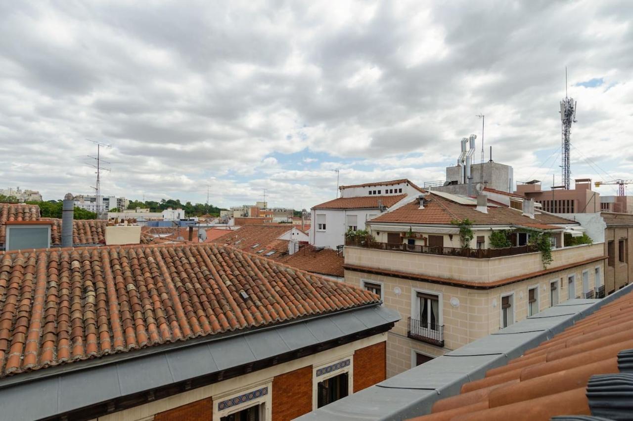 Precioso Atico Con Terraza En El Centro De Madrid Amazing Penthouse In Madrid Center Apartman Kültér fotó